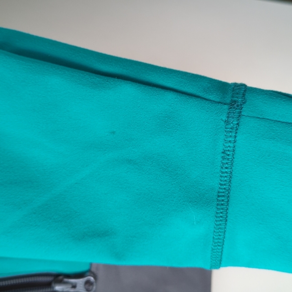 Land's End Zip Up - Picture 5 of 6